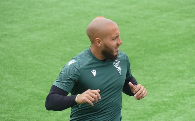 El ex defensa de Santiago Wanderers Andrés Barboza tiene nuevo club. El zaguero central de 30 años fue oficializado como nuevo jugador de Club Atlético Fénix de Uruguay. Dos sensibles bajas en defensa tiene Santiago Wanderers para la final ida vs el cuadro de Deportes Iquique.