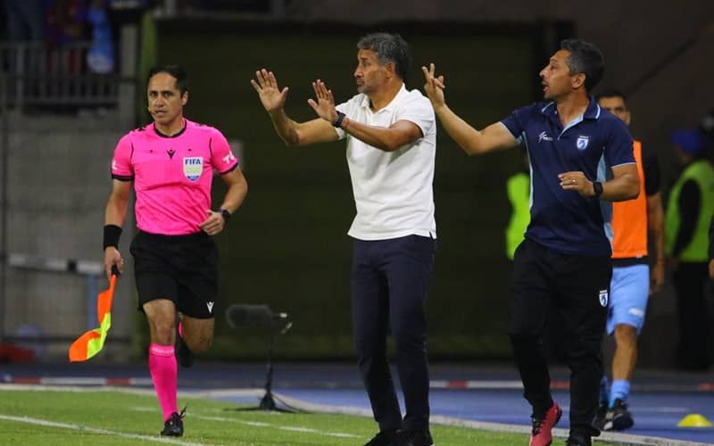 El futuro de Miguel Ponce en Deportes Iquique es una de las interrogantes que los "dragones celestes" deberán resolver en los próximos días. Miguel Ponce perdería su puesto en Unión Española