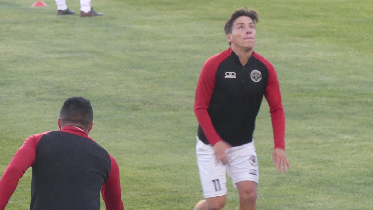 El volante de creación argentino Hernán Albano Becica dejó Santa Cruz y ya tiene nuevo club.