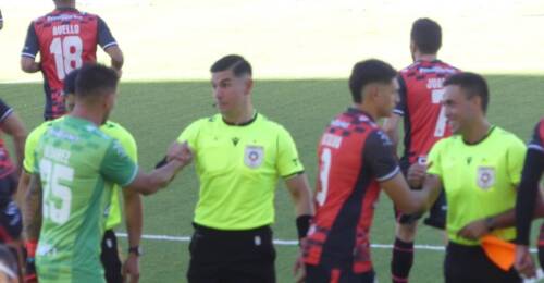 El arbitraje de Emerson Domínguez no convenció en Deportes Limache.