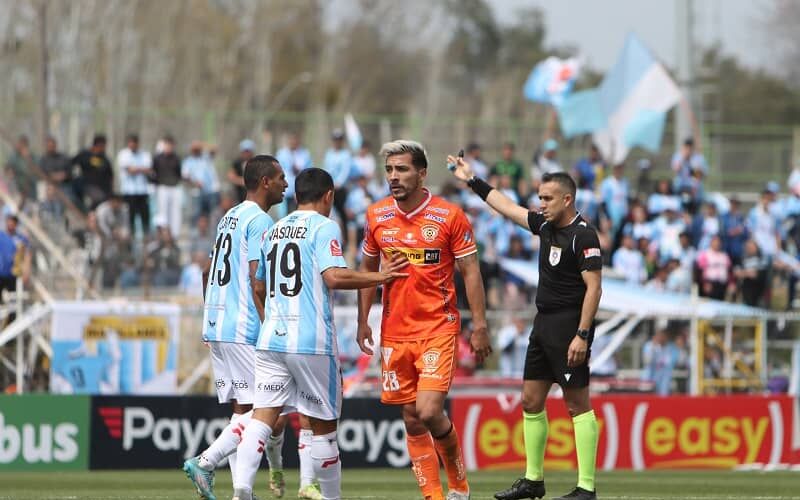 Unión San Felipe oficializó la contratación de un multicampeón en el fútbol chileno. Llega el "Pupi" Iván Vásquez.