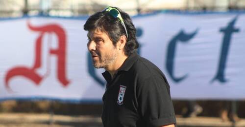 Carlos Encinas se lanza con todo contra jugadores y dirigentes.