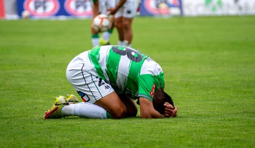 Marcelo Salas le quita todo el piso a Román Cuello por tema lesiones.