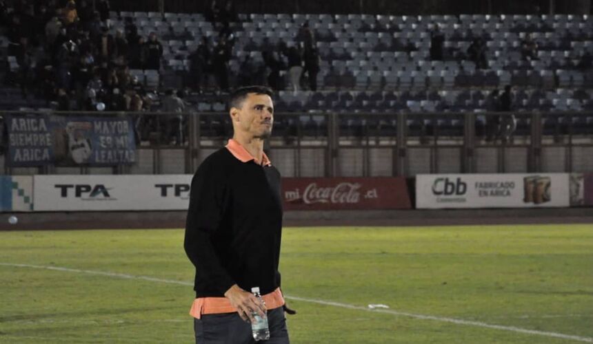 Germán Cavalieri sufre por la regla del juvenil en San Marcos de Arica.