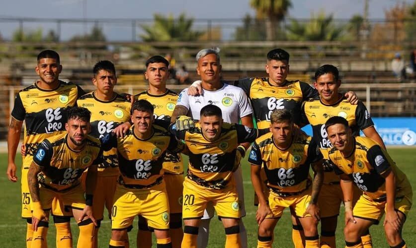 1033 kilómetros deberá recorrer un elenco del futbol chileno para ejercer su localía.