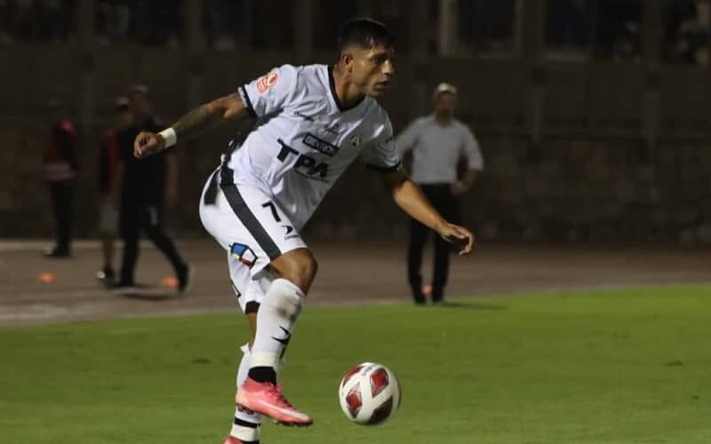 Bayron Monroy podría volver a San Marcos de Arica desde Cobreloa