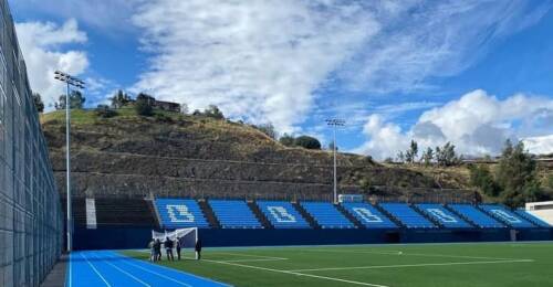 Un cambio radical se aprecia en el Estadio Municipal de Lo Barnechea luego de las obras de mejoramiento que se llevaron a cabo en el recinto.