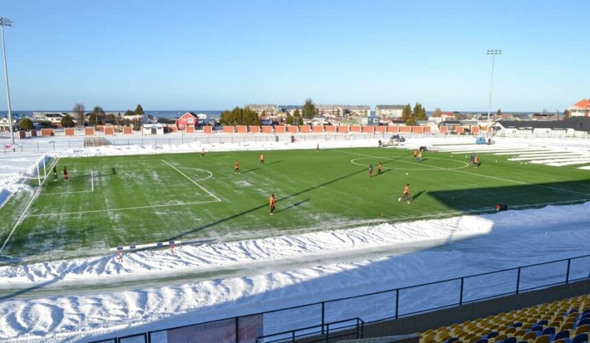 En Punta Arenas estallaron tras fallido partido de Copa Chile y clasificación por secretaría de Huachipato