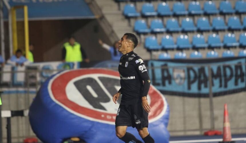 Deportes Iquique confirmó la partida de uno de sus delanteros, que emigra a la Primera B, específicamente al super líder de la categoría, Deportes La Serena. Se trata de Álvaro Delgado.