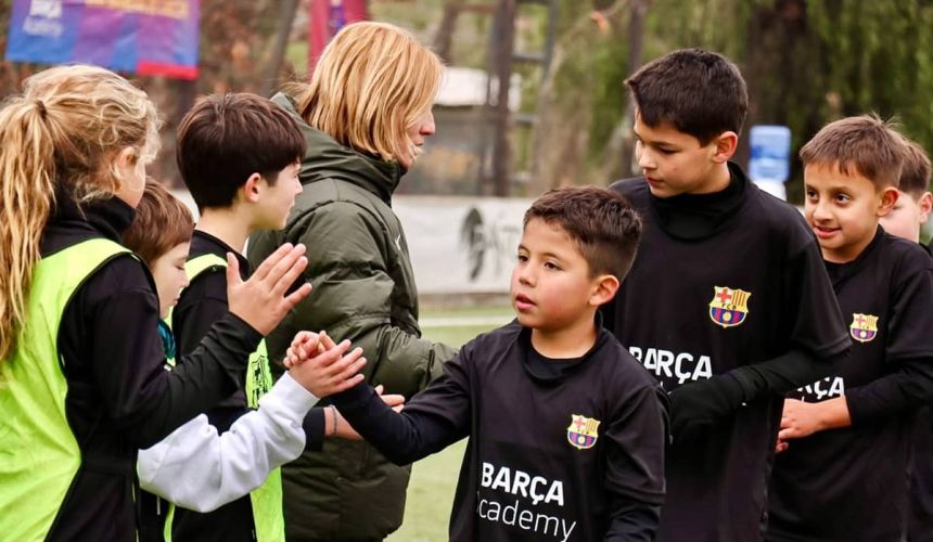 Pequeño talento chileno seleccionado por el Barcelona lucha para ir a España: Santiago Meza.