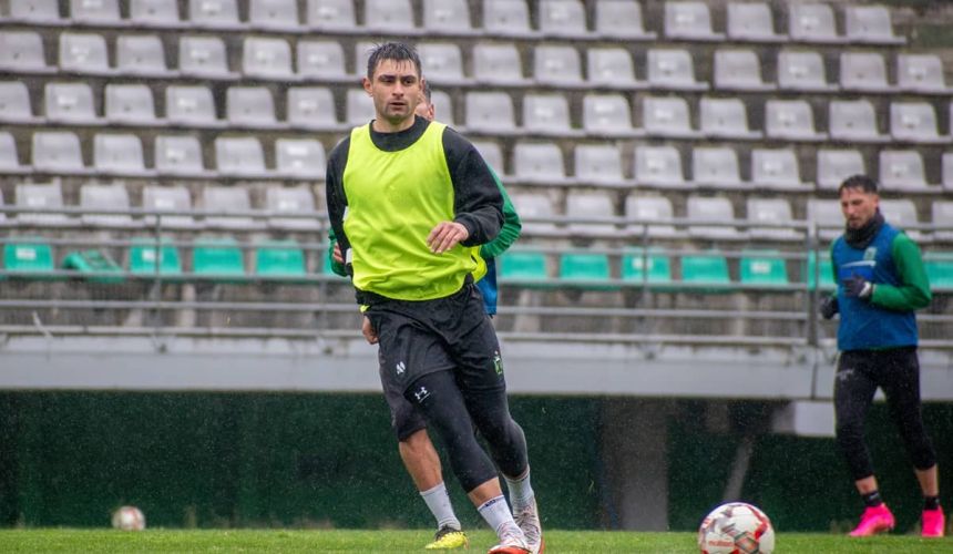 El goleador de Deportes Temuco está de regreso. Luis Acevedo entrena con normalidad en el "pije".