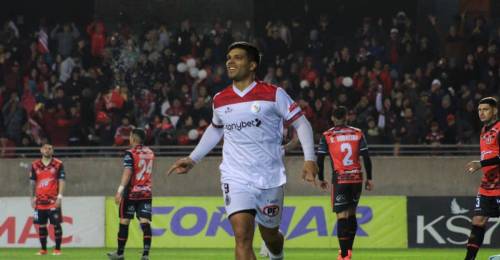 Las grúas de Primera División comienzan a moverse por el goleador de Primera B: Lionel Altamirano.