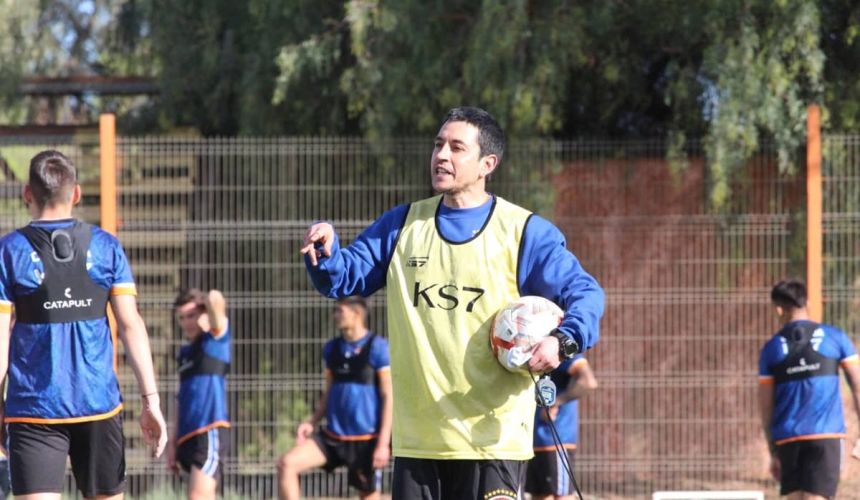 El tricampeón con Cobreloa que quiere ayudar a evitar el descenso a Primera B