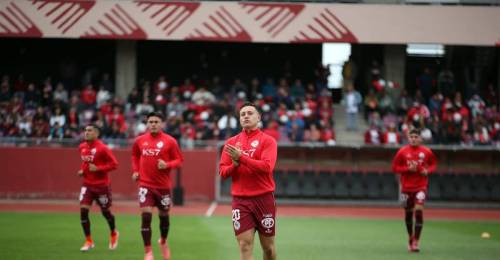 Destacado futbolista de Deportes La Serena estaría entre dos equipos de Primera División. Se trata de Diego Sanhueza.