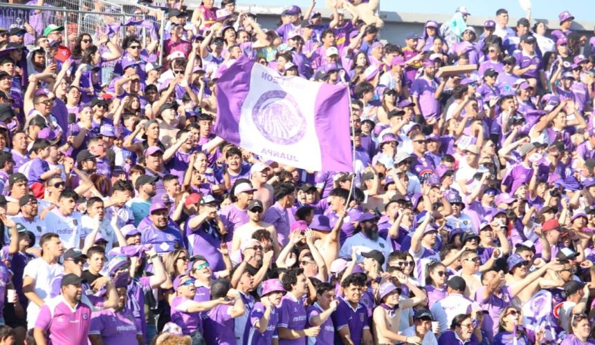 El elogio que DT campeón del fútbol chileno le dedicó a la hinchada de Deportes Concepción