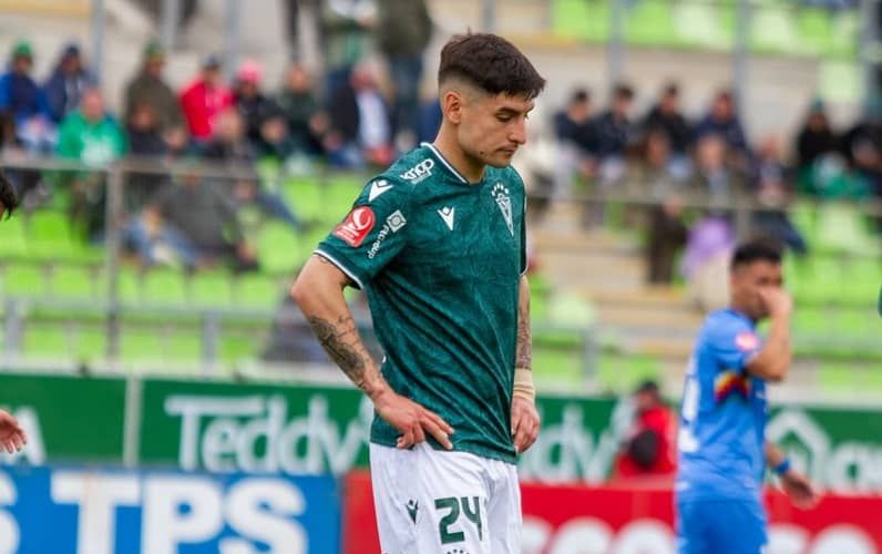 Continúan las despedidas en Santiago Wanderers: se va Enzo Ormeño.