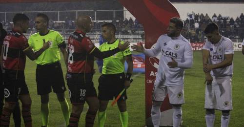 El difícil año de un emblema de cuadro que quiere ganar la liguilla de Primera B: Jaime Luciano Gaete.