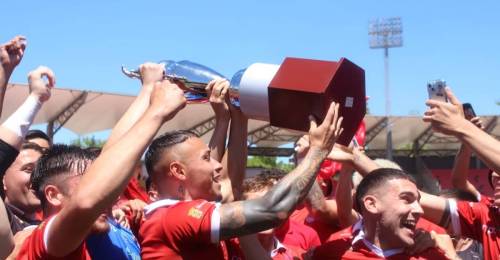 Solo falta por conocer un ascendido en el fútbol chileno. Al mediodía de este sábado en el Fiscal de Talca, se zanjó al cuarto equipo que logró boletos desde Tercera B  Tercera A. El premio se lo llevó Malleco Unido, elenco que se impuso por la cuenta mínima a Naval de Talcahuano, con tanto de Marcelo León, en los 9' del segundo tiempo. Así, los "Leones de Nahuelbuta" se convirtieron en nuevos integrantes de la Tercera A para el 2025.