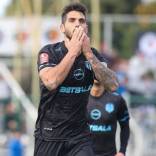 Deportes Concepción podría remecer el mercado de Primera B. Según adelanta Sabes Deportes, los lilas estarían tras los pasos del argentino Joaquín Larrivey, quien sigue sin club para la próxima temporada. El sentido mensaje de despedida de Magallanes de Joaquín Larrivey