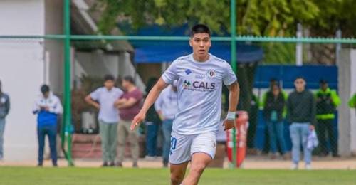 Ronald Guzmán, joven valor de Deportes Santa Cruz salta a Primera División