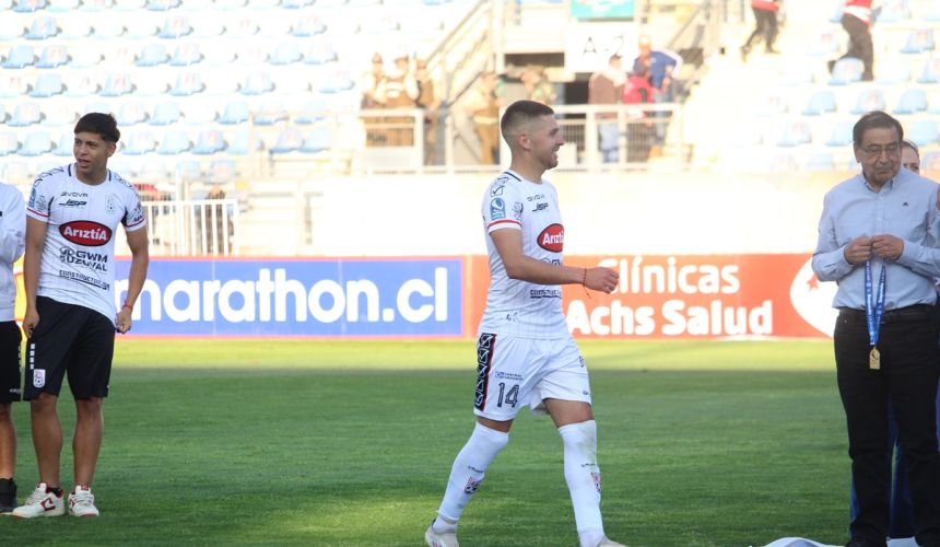 Se cayó el fichaje de goleador que esperaba San Luis de Quillota. Según había adelantado César Villegas, propietario de los canarios, estaba muy cerca de producirse del arribo, proveniente de Deportes Melipilla del atacante Bryan Taiva. Junto a él llegaría también el zaguero central Cristóbal Vergara, también jugador de los "Potros" el 2024.