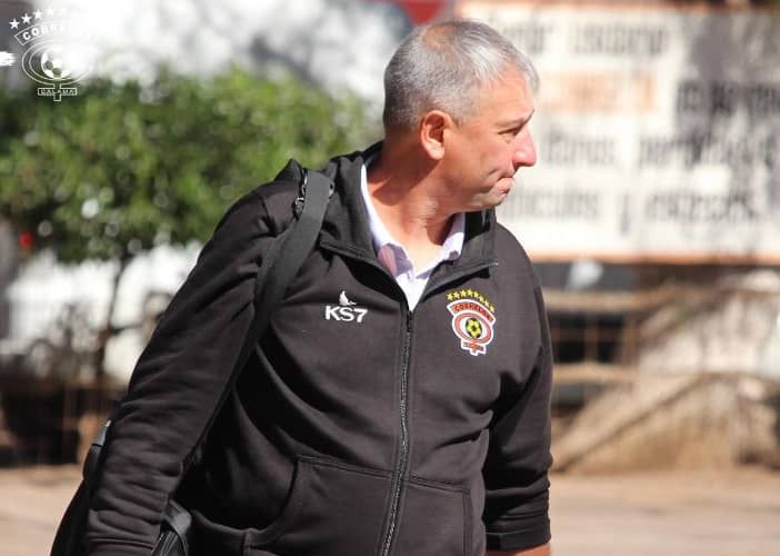 Tras su difícil paso por Cobreloa Dalcio Giovagnoli tiene nuevo club. El argentino, quien en Chile supo de alegrías pero también de sinsabores, se convirtió en el nuevo entrenador del G.V San José de Oruro, Bolivia, elenco que jugará por primera vez en su historia en la Copa Sudamericana.