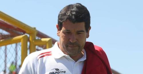 Unión San Felipe está de luto. El cuadro del Valle del Aconcagua comunicó el fallecimiento de un ex entrenador del albirrojo: Gustavo Cisneros. "Con profundo pesar comunicamos a nuestra hinchada el sensible fallecimiento de quien fuera nuestro director técnico en Primera División y Primera B, don GUSTAVO CISNEROS (Q.E.P.D)", indicó la institución.