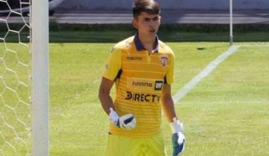 Cobreloa podría ver partir al arquero Hugo Araya. El meta, quien parece estar llamado a ser el titular este año en el arco de los naranjas, según pudo saber PrimeraBChile, habría despertado el interés de un equipo de Santiago.