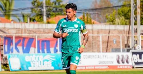 Unión San Felipe consiguió un último fichaje antes del cierre del libro de pases: llega el zaguero Manuel Olea. Un futbolista identificado con General Velásquez busca llegar a Deportes Santa Cruz. El zaguero central Manuel Olea está a prueba en la tienda unionista y busca el visto bueno del entrenador de los santacruzanos, Felipe Núñez.