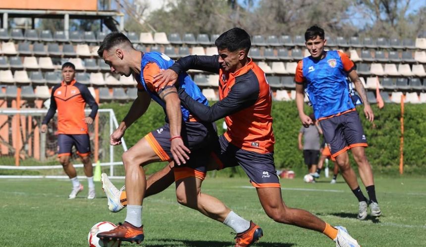 Cobreloa ya tiene fecha y rival para su primer examen futbolístico del 2025. Los naranjas trabajan a toda máquina en la pretemporada y se alistan para el duro torneo de la Primera B.