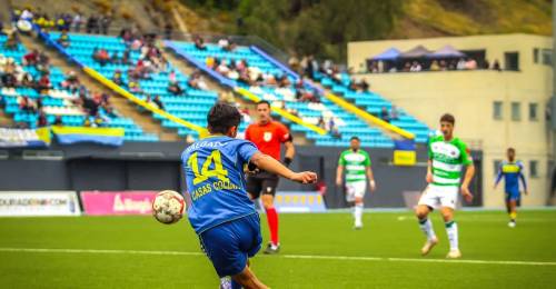 Dos figuras de Barnechea llegan a equipo que ascendió a Primera División: Harol Salgado y Misael Llantén.