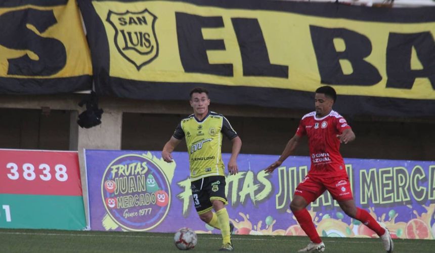 San Luis de Quillota cayó ante su clásico rival, Unión La Calera, en Copa Chile. Los canarios se inclinaron en casa por la cuenta mínima frente al conjunto cementero, que celebró con tanto del ex Deportes Concepción, Ignacio Mesías.