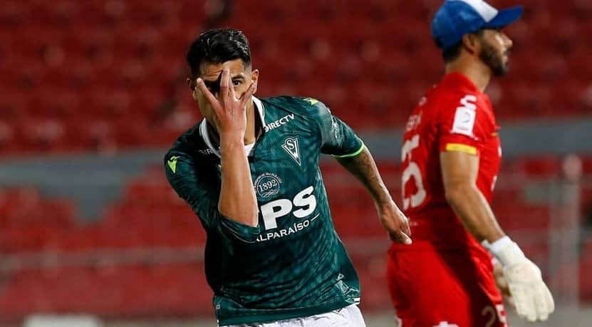 histórico delantero de Wanderers alentó al decano en el inicio de la Primera B 2025: Enzo Gutiérrez.