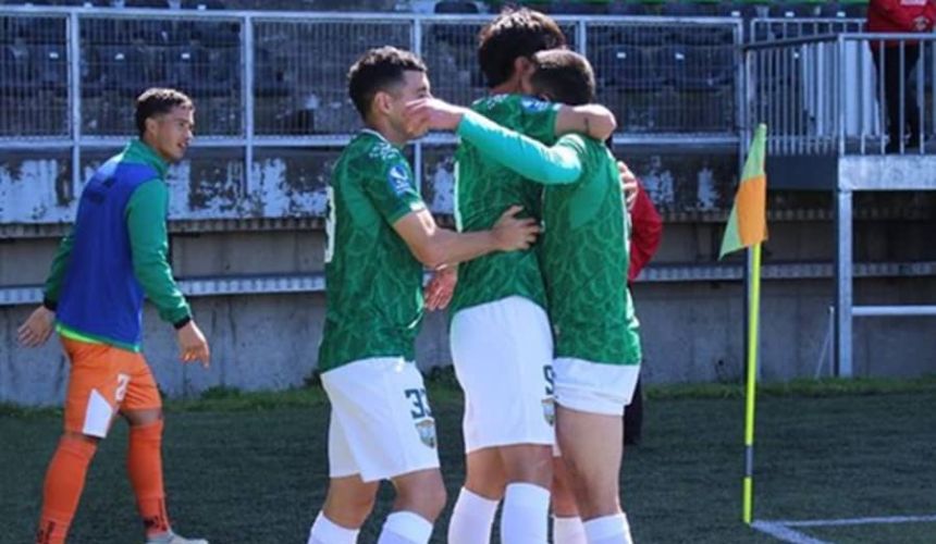 El exclusivo líder de Segunda División se sigue reforzando. Luego de un buen inicio en el campeonato de con triunfos sobre Santiago City y Brujas de Salamanca, Trasandino sigue potenciando su equipo para el difícil torneo que comenzó hace dos fines de semana. Trasandino de Los Andes confirmó que jugará en Segunda División. El "Cóndor" estaba en duda sobre su presencia en el campeonato debido a todas las situaciones que se han vivido en la categoría, pero finalmente, optó por jugar. Trasandino de Los Andes confirmó que podría bajarse del torneo de Segunda División 2025. Vía comunicado, el "Cóndor" reveló que la posibilidad está abierta, debido a las condiciones en que se pretende dar luz verde a la competencia.