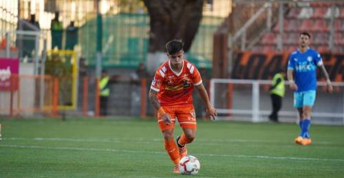 En Colo Colo aclararon que rol le asignarán a canterano de Cobreloa cuya llegada al club albo es inminente. Luego de tiras y aflojas y no exento de polémica el arribo del mediocampista de 18 años, Tomás Roco, está prácticamente sellada.