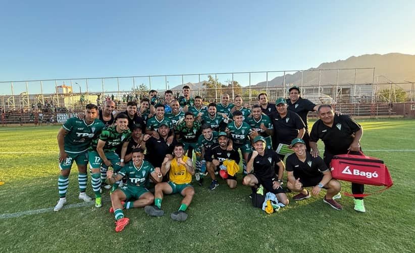 Santiago Wanderers llega con campaña perfecta en Copa Chile al inicio en Primera B. El decano derrotó en partido pendiente de la fecha 1 del Grupo B de Copa Chile a Unión San Felipe y se mantiene como líder exclusivo de su zona, con nueve unidades, consecuencia de triunfos sobre Colo Colo, Deportes Limache y el ya mencionado conjunto albirrojo.