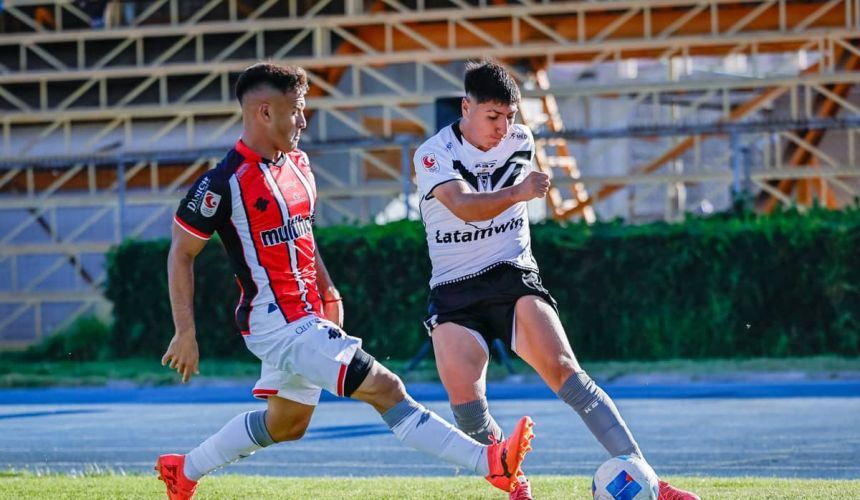 Santiago Morning y Curicó Unido repartieron puntos en el Municipal de La Pintana. El cuadro de la V negra igualó sin goles frente al conjunto "tortero", resultado que mantiene a ambos invictos en el campeonato.