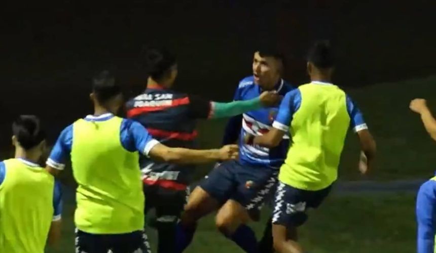 Un verdadero golazo nos regaló la Segunda División en su segunda fecha. Deportes Linares le estaba ganando por la cuenta mínima a Real San Joaquín, pero en los descuentos, Freddy Barahona se despachó una verdadera joya.