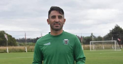 Fue campeón en tres divisiones del fútbol chileno y vuelve a la Primera B: Johan Fuentes jugará en Curicó Unido.