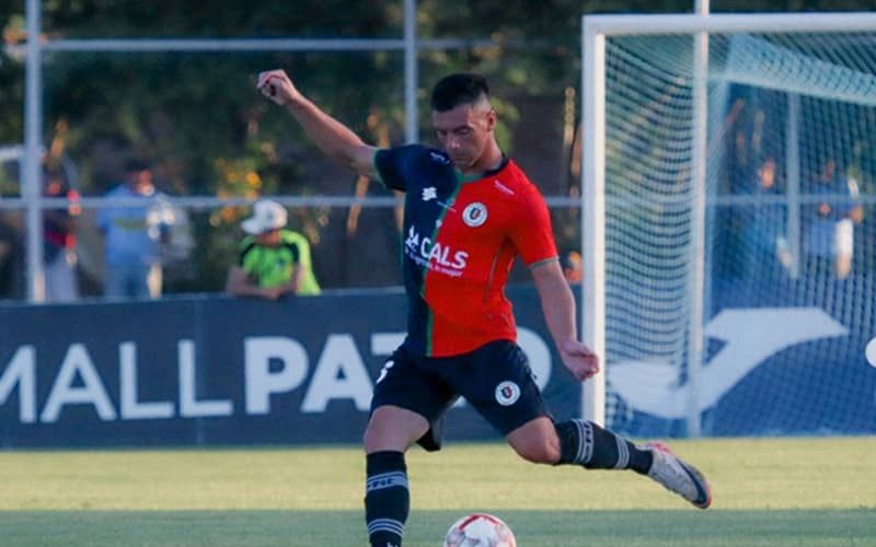 Sorpresiva partida de un experimentado futbolista en un cuadro de la Primera B: Gonzalo Lauler se va de Deportes Santa Cruz.