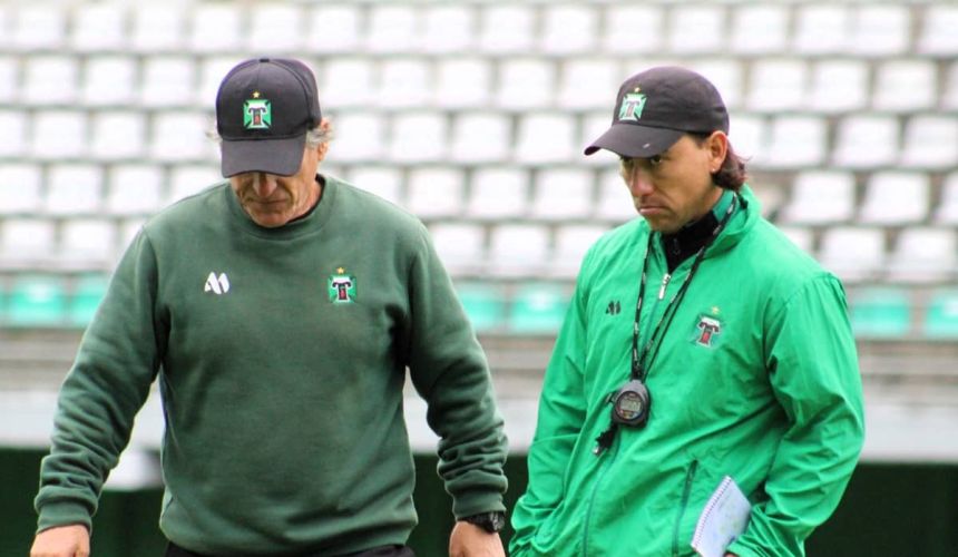 La Ley Almirón condena a Mario Salas. El "Comandante" no estará en el estadio en el partido que debe jugar Deportes Temuco, el día lunes, como visitante a las 18:00 horas vs Deportes Antofagasta.