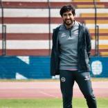 Duró solo tres partidos como DT pero le desea lo mejor a su ex club: "El margen de mejora es grande": Entrevista a Cristian Salazar, ex DT de Concón National.
