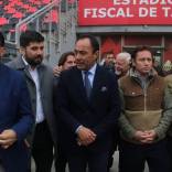 El Ministro del Deporte reconoció que se podría jugar en los estadios remodelados antes del mundial. En estos momentos, se realizan obras en el Elías Figueroa Brander de Valparaíso, El Teniente de Rancagua y el Fiscal de Talca, además del Nacional, en Santiago.