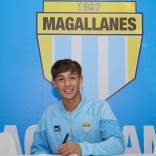 Joven promesa que llamó la atención de Alexis Sánchez firma su primer contrato profesional