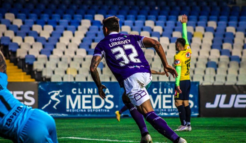 DT de Deportes Concepción explicó la suplencia del goleador Joaquín Larrivey