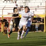 Unión San Felipe logró salir del penúltimo lugar de la tabla de posiciones de Primera B, luego de imponerse de manera agónica a Magallanes, por la cuenta mínima. El Uní-Uní supera ahora en la clasificación a Deportes Temuco, que cae al penúltimo casillero.