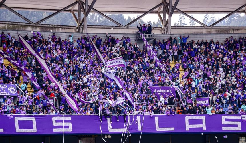 Hinchada de Primera B conmueve a su entrenador