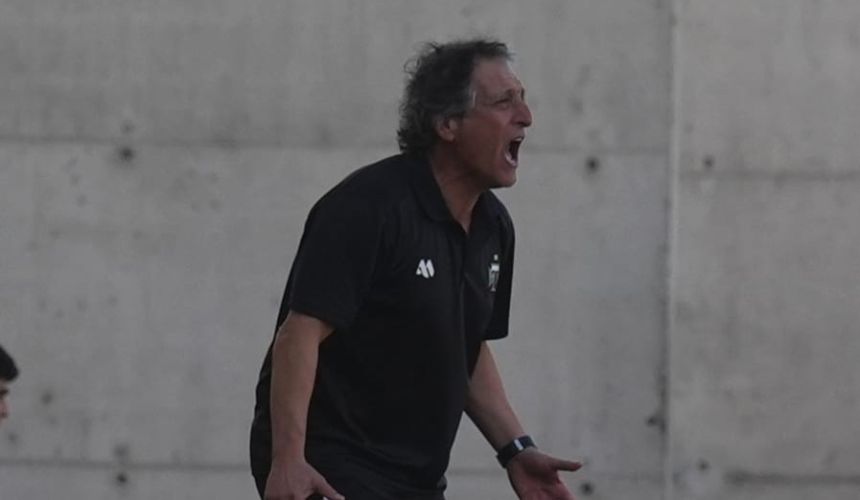 Director deportivo de Temuco habla sobre futuro de Mario Salas