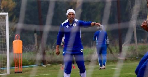 Los cuatro entrenadores que se preparan para debutar en el fútbol chileno
