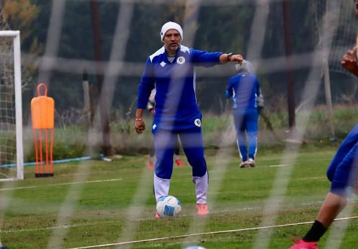 Los cuatro entrenadores que se preparan para debutar en el fútbol chileno